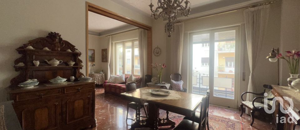 Appartamento 7 locali di 226 m² a Palermo (90144)