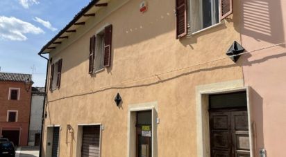 Casa indipendente / Villa 8 locali di 148 m² in Pioraco (62025)