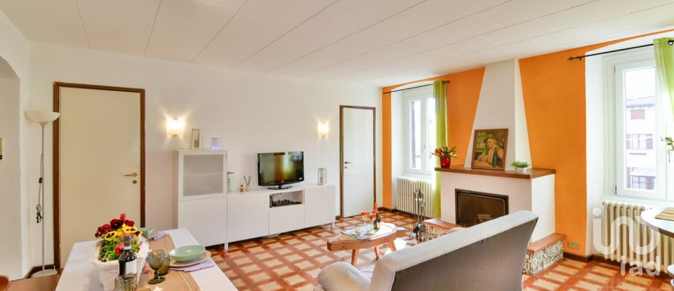 Three-room apartment of 73 m² in Ballabio (23811)