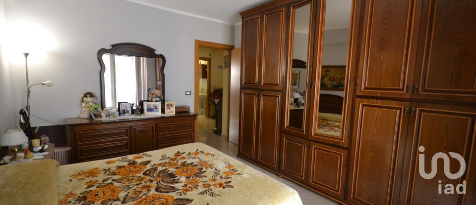 Apartment 5 rooms of 103 m² in Genova (16138)