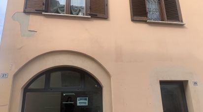 Negozio / locale commerciale di 54 m² in Bregnano (22070)