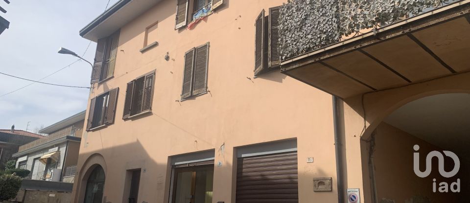 Shop / premises commercial of 54 m² in Bregnano (22070)