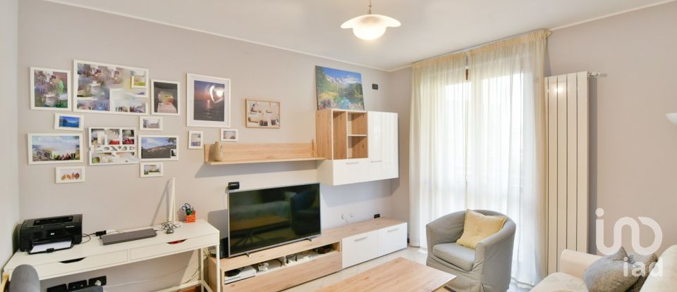 Three-room apartment of 80 m² in Seregno (20831)