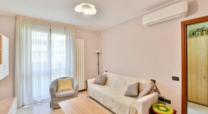 Three-room apartment of 80 m² in Seregno (20831)