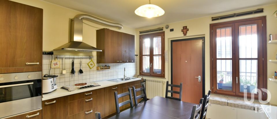 Trilocale di 80 m² a Seregno (20831)