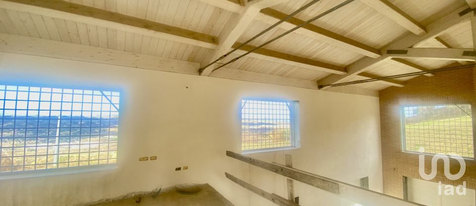 Villa a schiera 8 locali di 270 m² in Controguerra (64010)