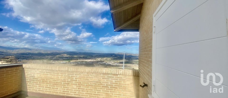 Villa a schiera 8 locali di 270 m² in Controguerra (64010)