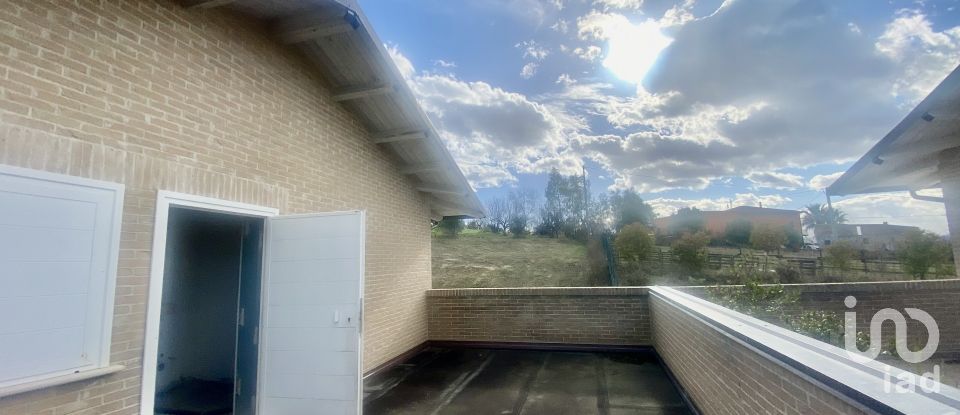 Villa a schiera 8 locali di 270 m² in Controguerra (64010)