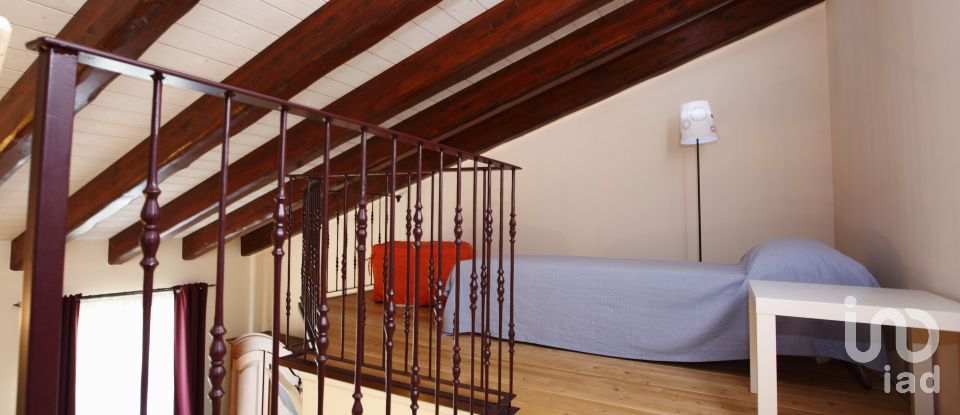 Lodge 12 rooms of 430 m² in Campli (64012)