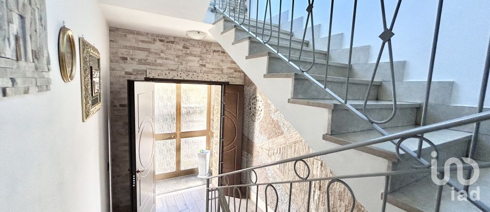 Casa indipendente 3 locali di 249 m² in Solbiate (22043)