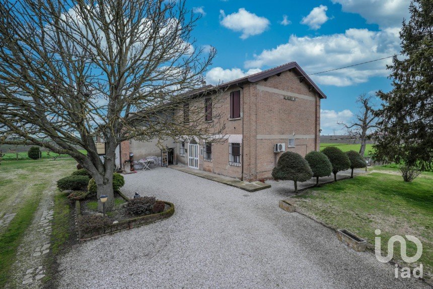 Casa indipendente 9 locali di 585 m² in Ostellato (44020)