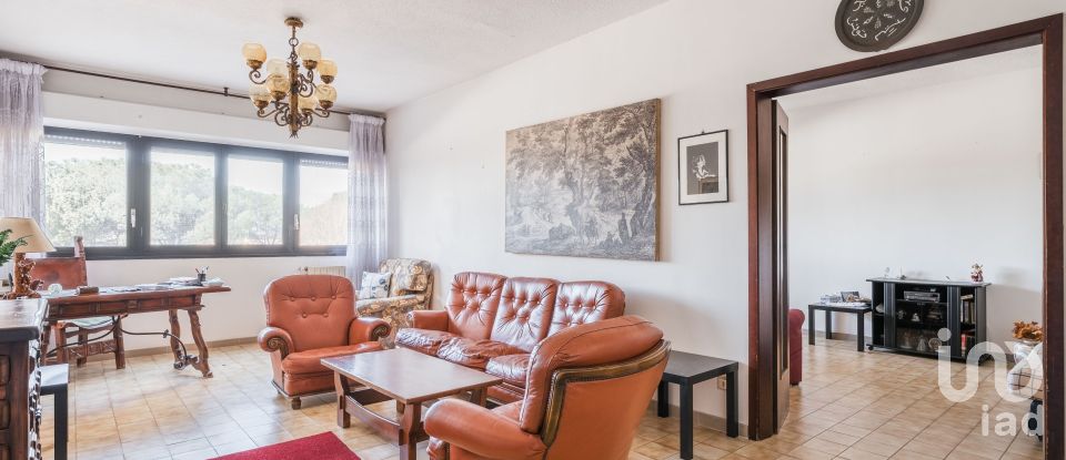 Four-room apartment of 123 m² in Roma (00143)