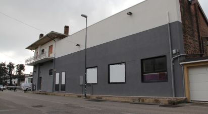 Shop / premises commercial of 580 m² in Montebelluna (31044)