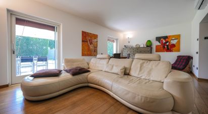 Casa indipendente / Villa 5 locali di 230 m² in Ferrara (44123)