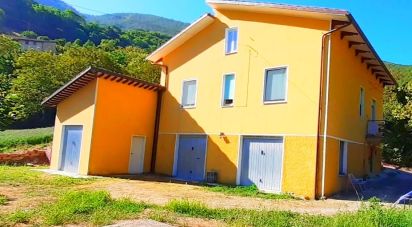 Town house 4 rooms of 158 m² in Fiuminata (62025)