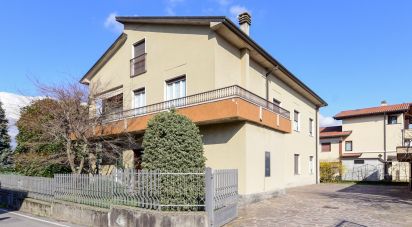 House 9 rooms of 535 m² in Figino Serenza (22060)