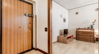 Two-room apartment of 74 m² in Roma (00146)