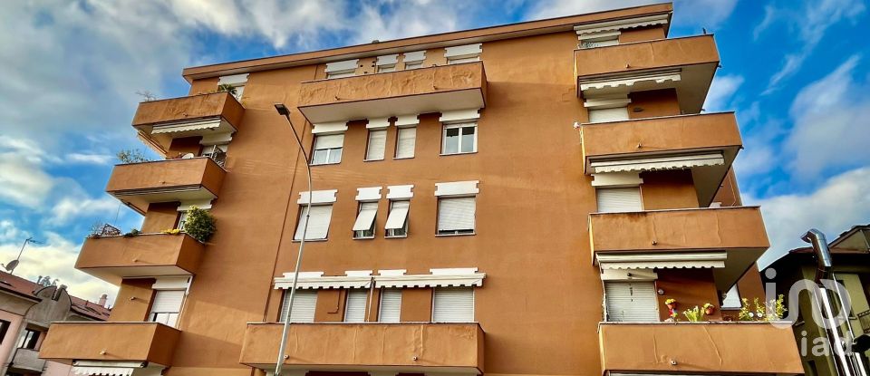 Two-room apartment of 74 m² in Monza (20900)