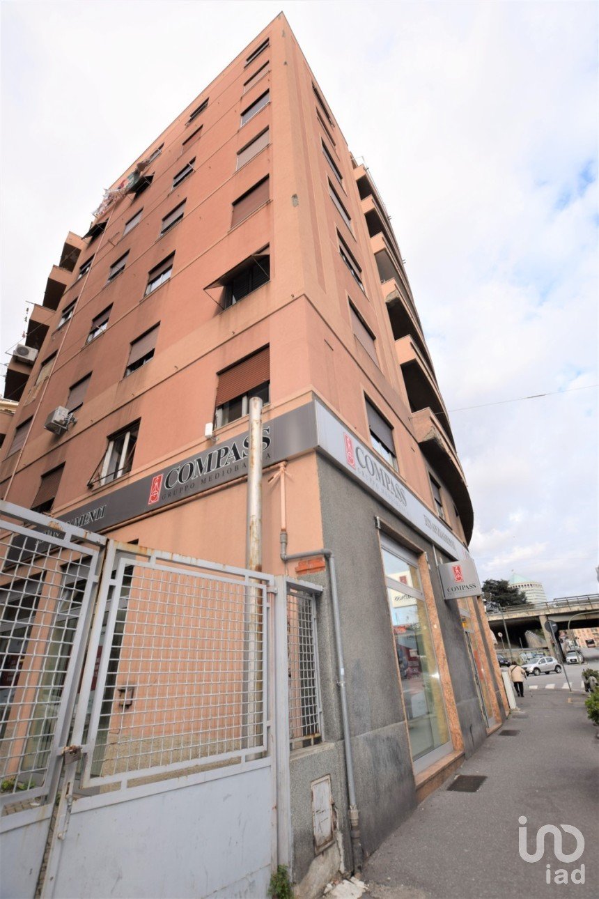 Apartment 6 rooms of 102 m² in Genova (16149)