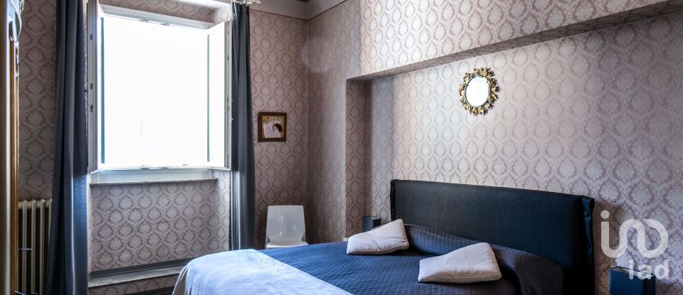 Hotel 8 rooms of 168 m² in Recanati (62019)