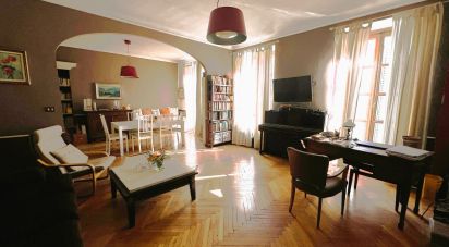 Appartamento 7 locali di 181 m² a Torino (10125)