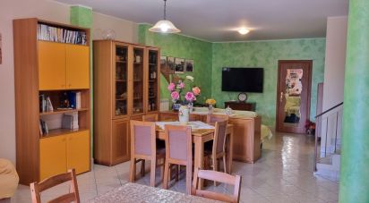 Appartamento 5 locali di 105 m² a Tolfa (00059)