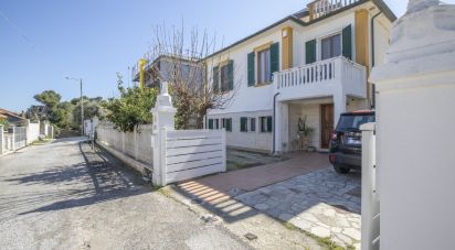 Town house 11 rooms of 159 m² in Ancona (60126)