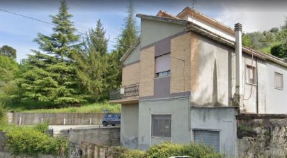 Casa 13 locali di 239 m² in Ascoli Piceno (63100)