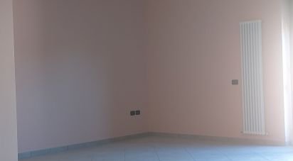 Loft 6 locali di 87 m² a Bellante (64020)