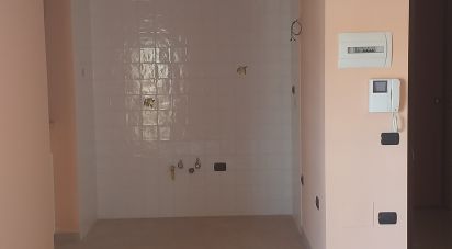 Loft 6 locali di 87 m² a Bellante (64020)