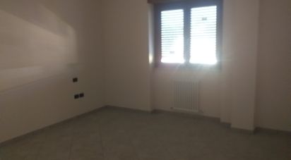 Loft 6 locali di 87 m² a Bellante (64020)