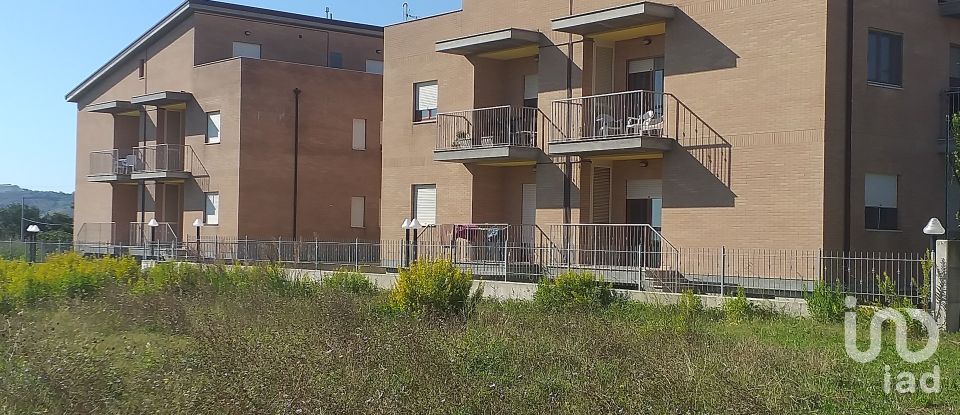 Attico / Mansarda / Loft 6 locali di 87 m² a Bellante (64020)