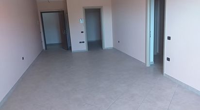 Appartamento 7 locali di 90 m² a Bellante (64020)