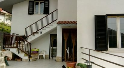 Casa indipendente / Villa 11 locali di 330 m² in Civitella del Tronto (64010)