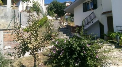 Casa indipendente / Villa 11 locali di 330 m² in Civitella del Tronto (64010)