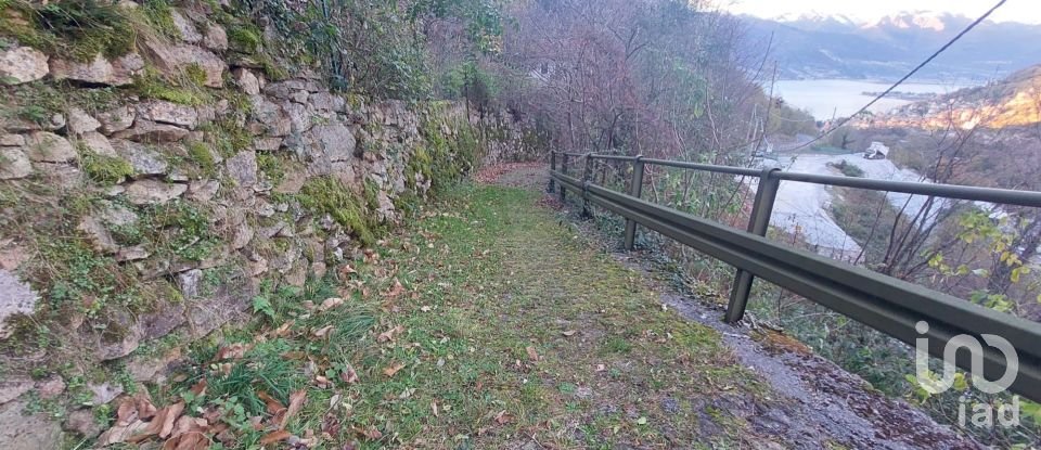 Casale 4 locali di 246 m² in Bellano (23822)