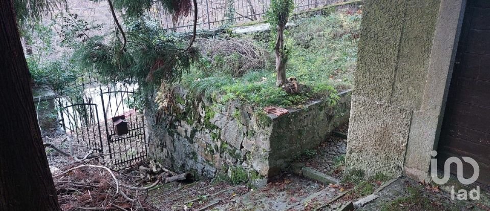 Casale 4 locali di 246 m² in Bellano (23822)