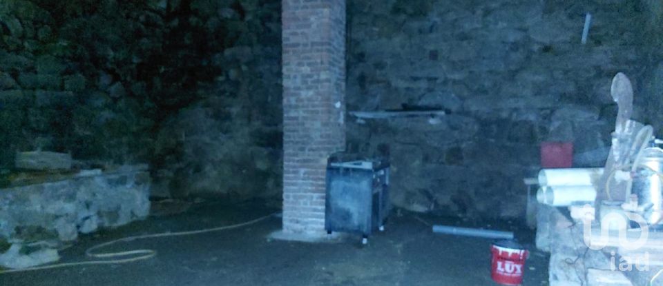 Casale 4 locali di 246 m² in Bellano (23822)