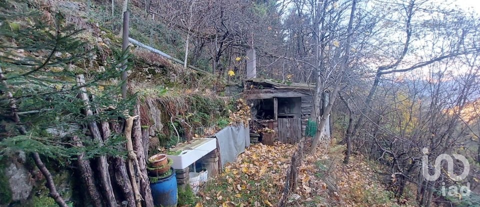 Casale 4 locali di 246 m² in Bellano (23822)