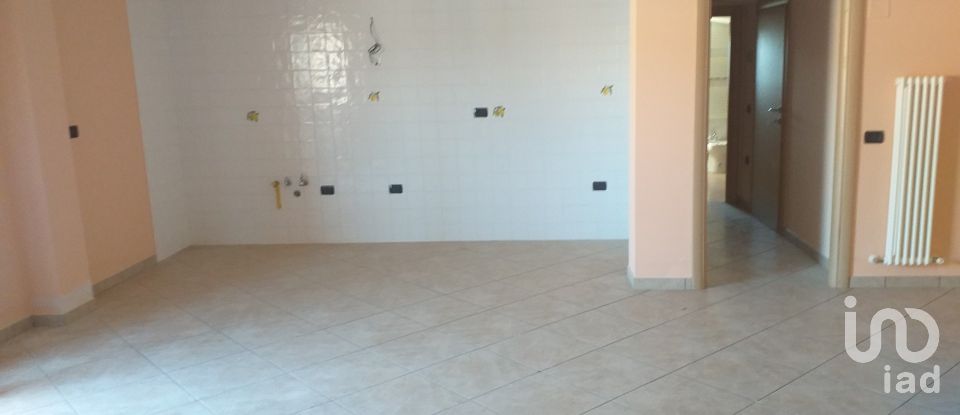Loft 4 locali di 149 m² a Bellante (64020)