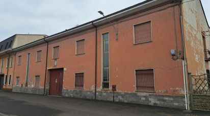 Costruzione di 766 m² in Rovello Porro (22070)