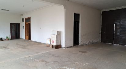 Costruzione di 766 m² in Rovello Porro (22070)