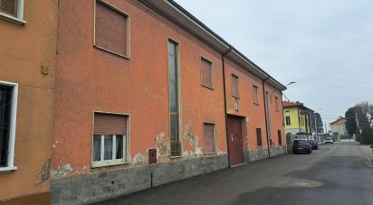 Costruzione di 766 m² in Rovello Porro (22070)