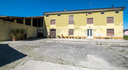 Casa indipendente 0 locali di 500 m² in Castel Goffredo (46042)