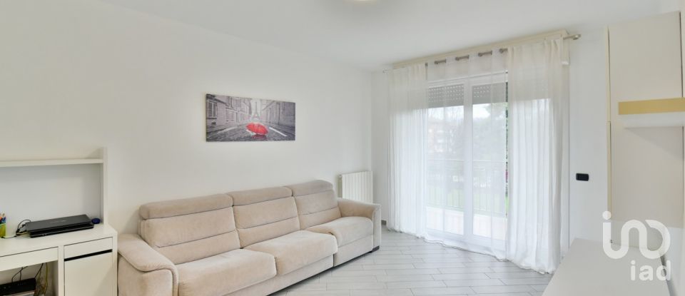 Trilocale di 82 m² a Cantù (22063)