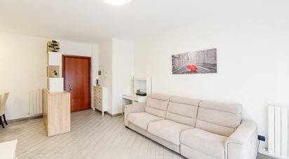 Three-room apartment of 82 m² in Cantù (22063)