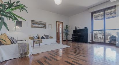 Appartamento 5 locali di 217 m² a Cantù (22063)
