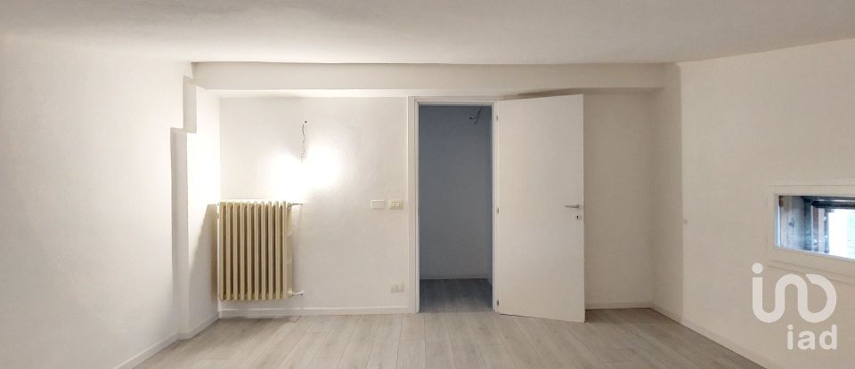 Attico / Mansarda / Loft 3 locali di 72 m² a Reggio nell'Emilia (42124)
