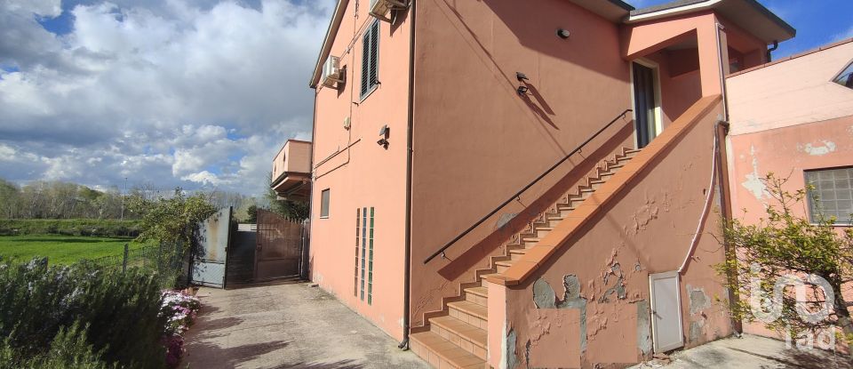 Townhouse 8 rooms of 8,000 m² in Controguerra (64010)