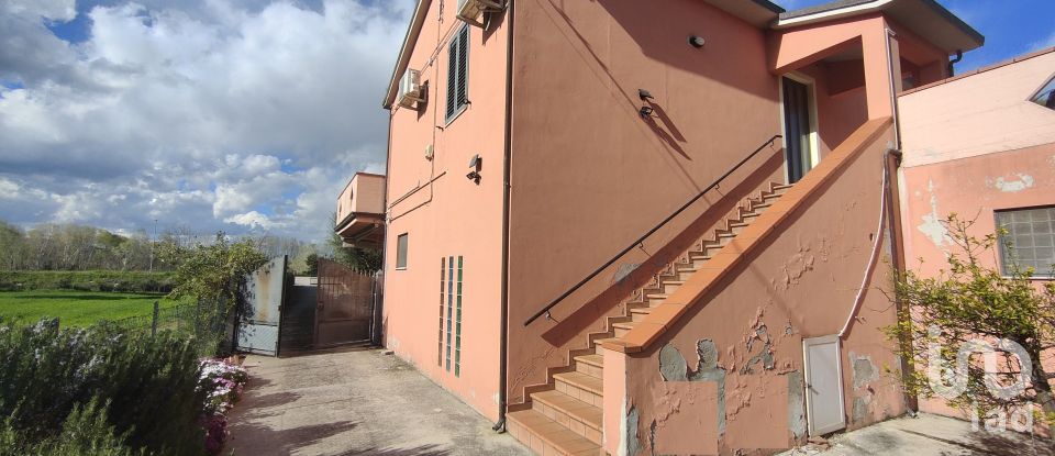 Town house 8 rooms of 8,000 m² in Controguerra (64010)